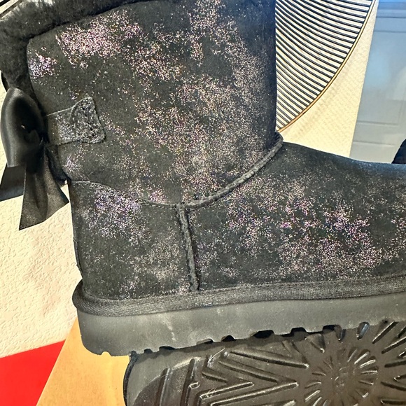 UGG Mini Bailey Bow Glimmer Faux Fur Lined Boot BNIB - Picture 5 of 8